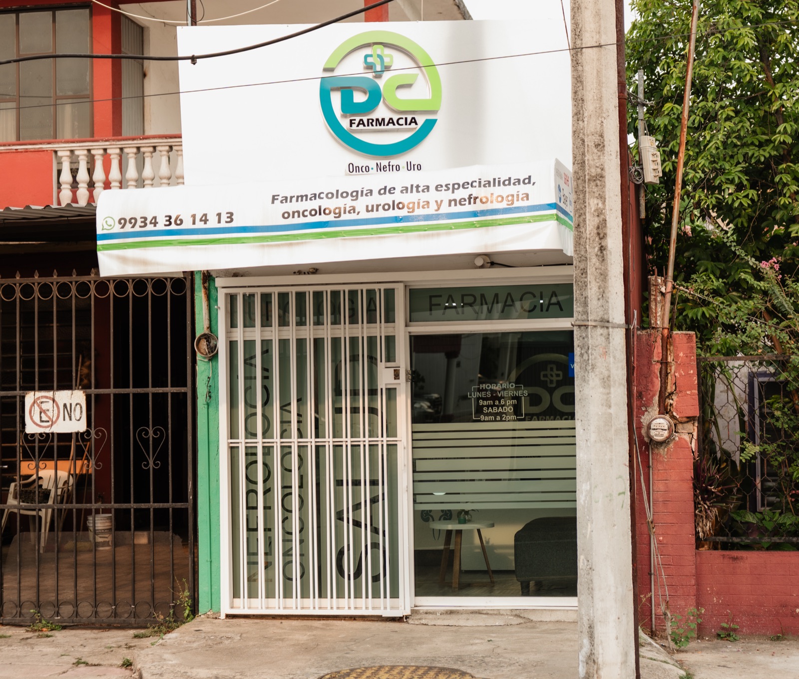 Fachada de DC Farmacia en Andrés García 2011 B, Villahermosa